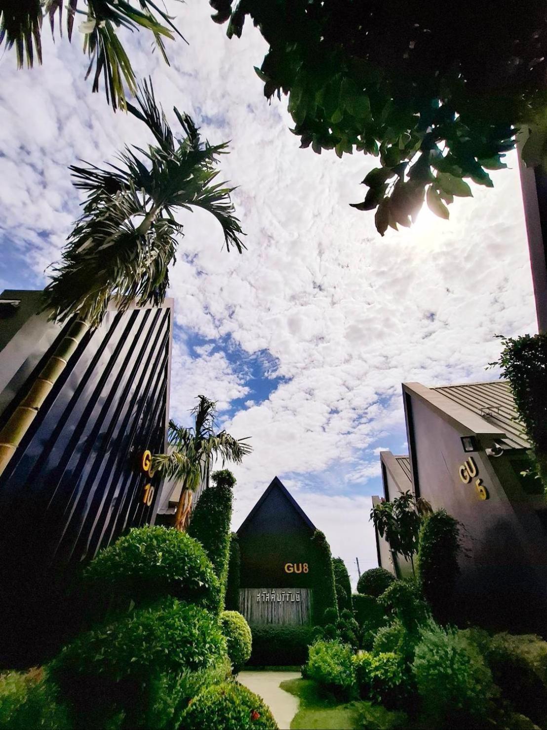 Sawasdee​ Buriram​ Resort Bagian luar foto