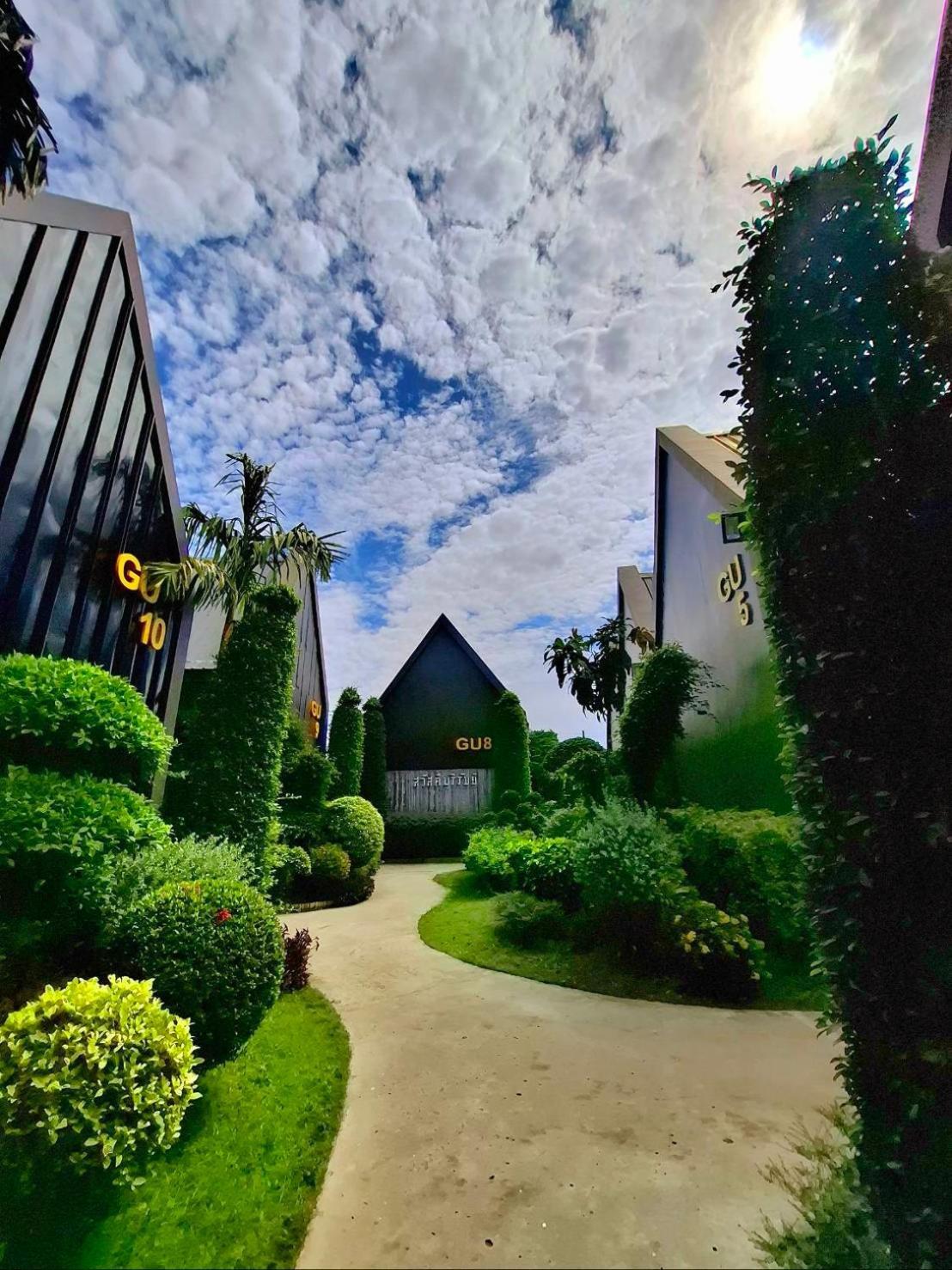 Sawasdee​ Buriram​ Resort Bagian luar foto