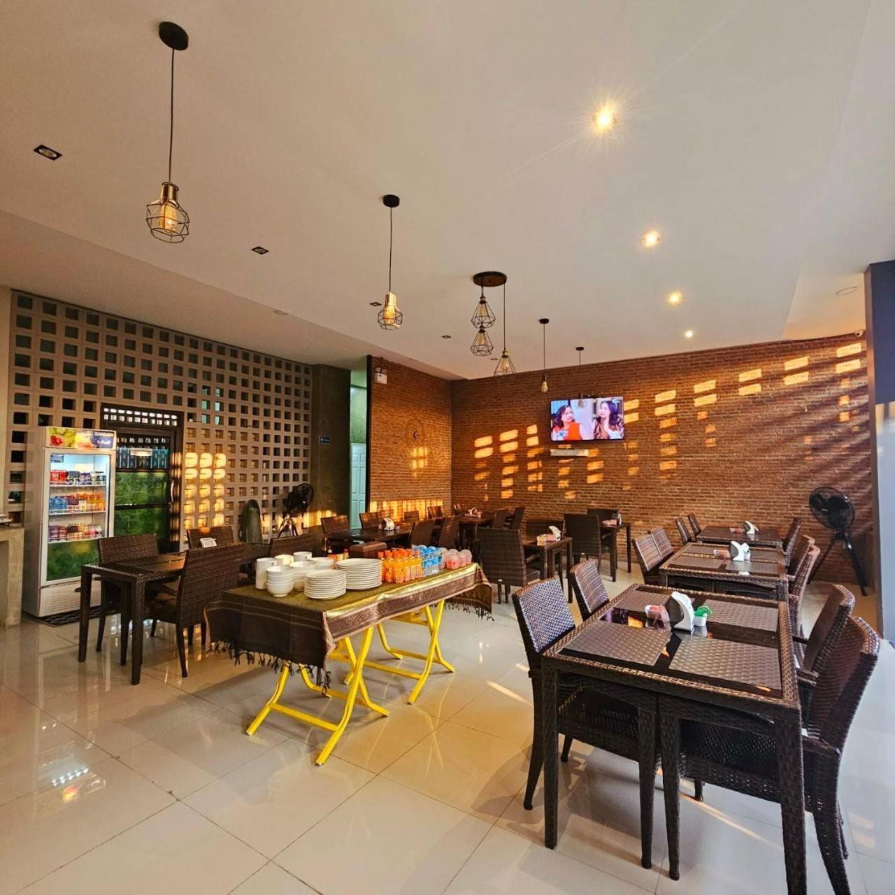 Sawasdee​ Buriram​ Resort Bagian luar foto