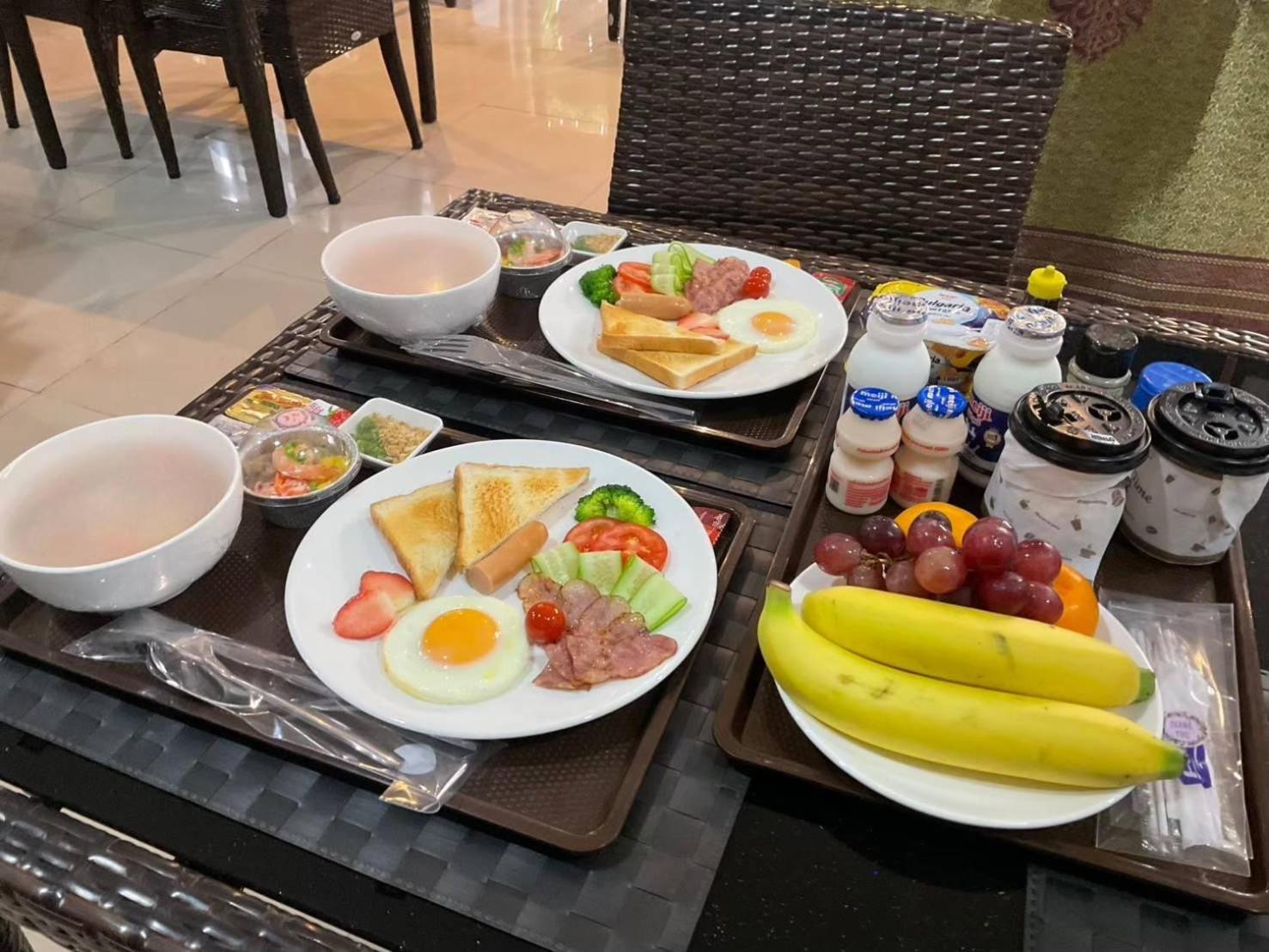 Sawasdee​ Buriram​ Resort Bagian luar foto