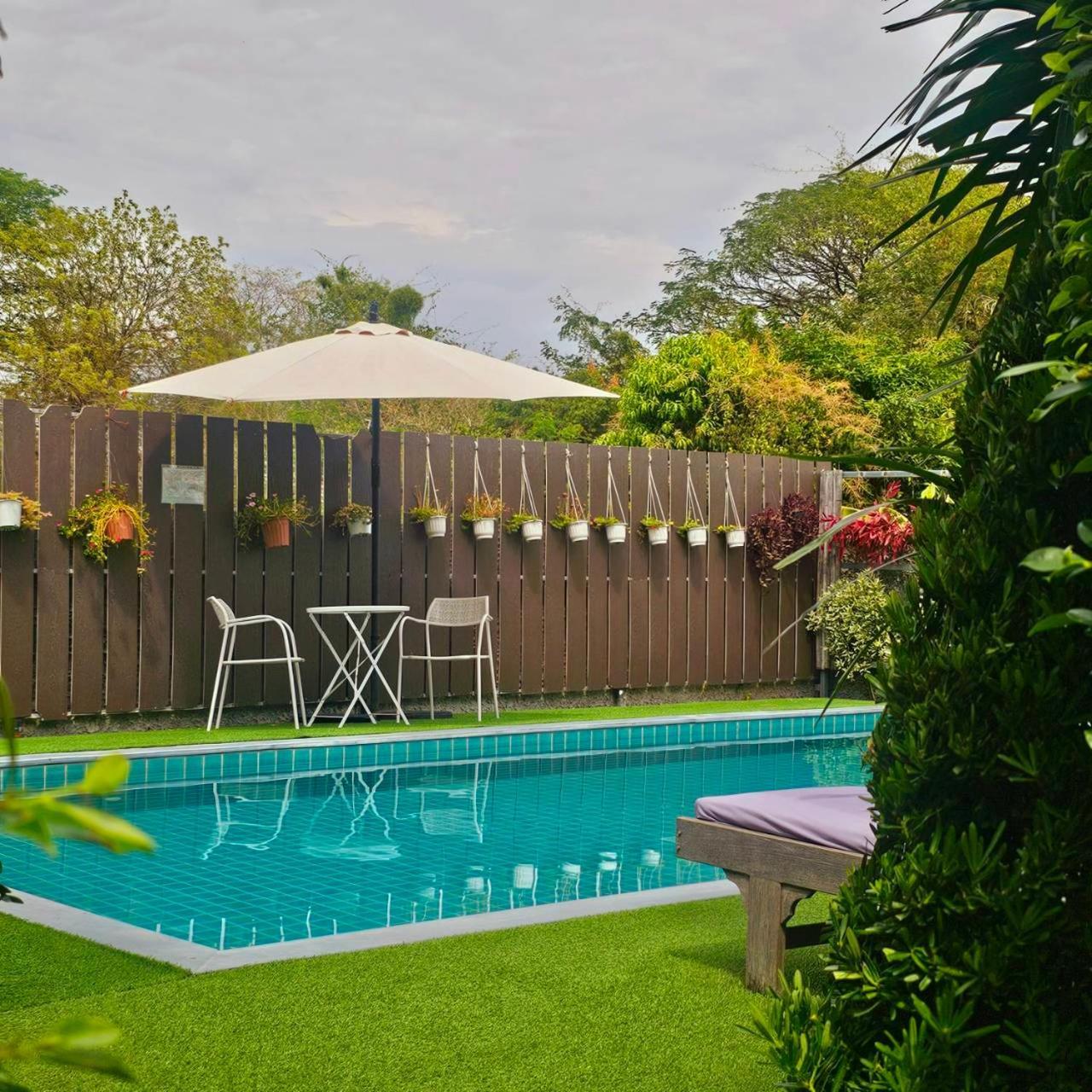 Sawasdee​ Buriram​ Resort Bagian luar foto