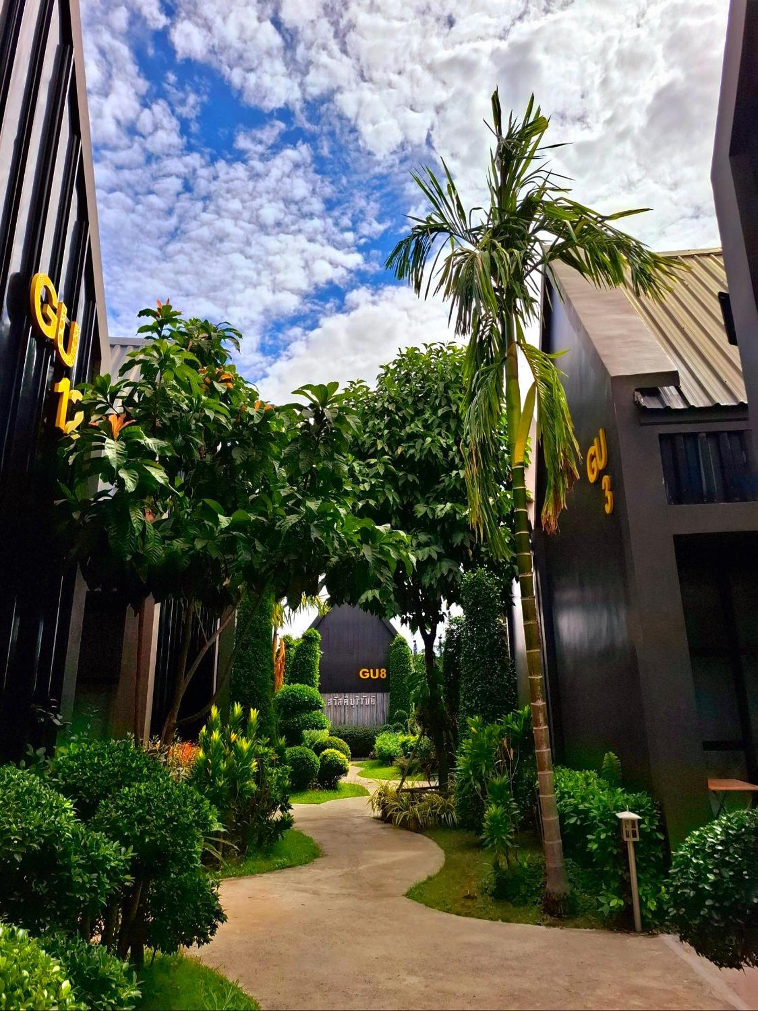 Sawasdee​ Buriram​ Resort Bagian luar foto